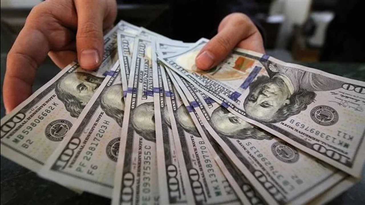 تطورات سعر الدولار مقابل الجنيه في البنوك بعد التراجع المسجل اليوم السبت